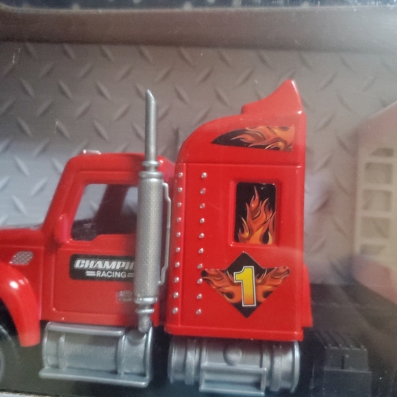 Jumbo Friction Transporter Truck - Red - Picture 6 of 9
